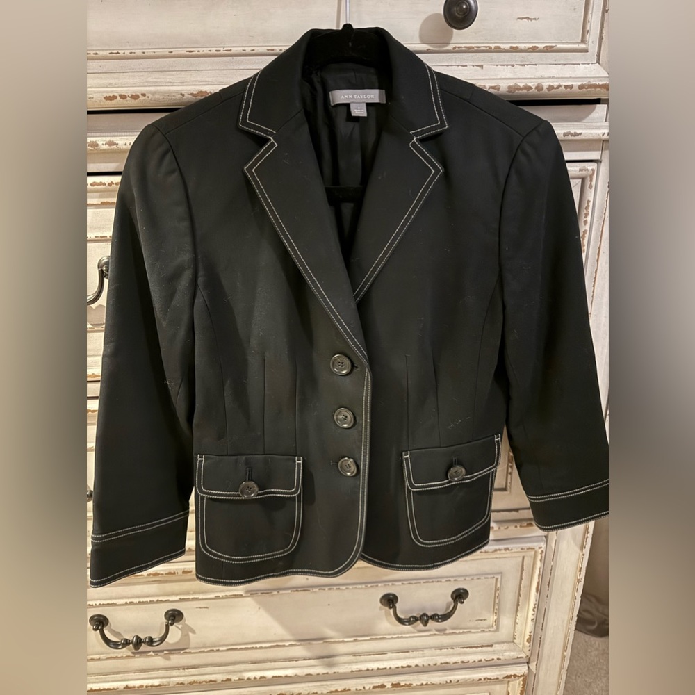 Ann Taylor buttoned blazer